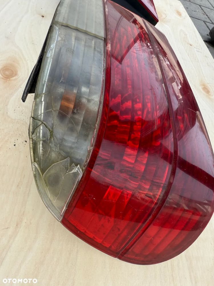 LAMPY TYLNE BMW E38 KOMPLET KRYSZTAŁKI OPRAWKI LAMPA TYŁ LEWA PRAWA WKŁADKI ŻARÓWEK WKŁADKA ŻARÓWKI OPRAWKA - 3