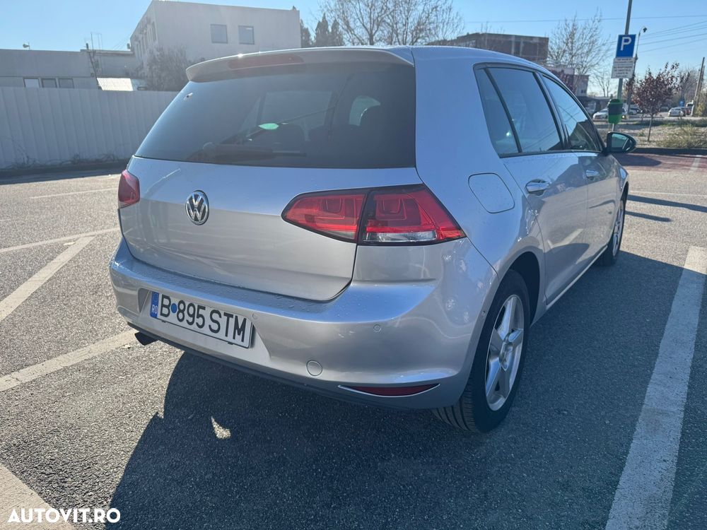 Volkswagen Golf - 11