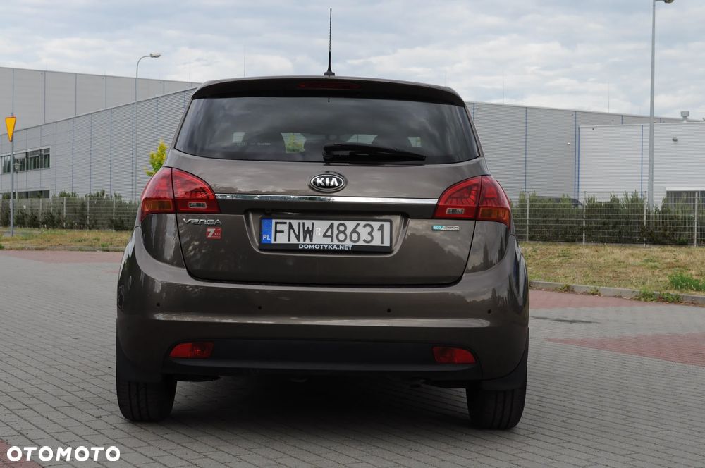 Kia Venga - 9