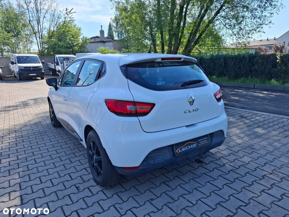 Renault Clio - 24