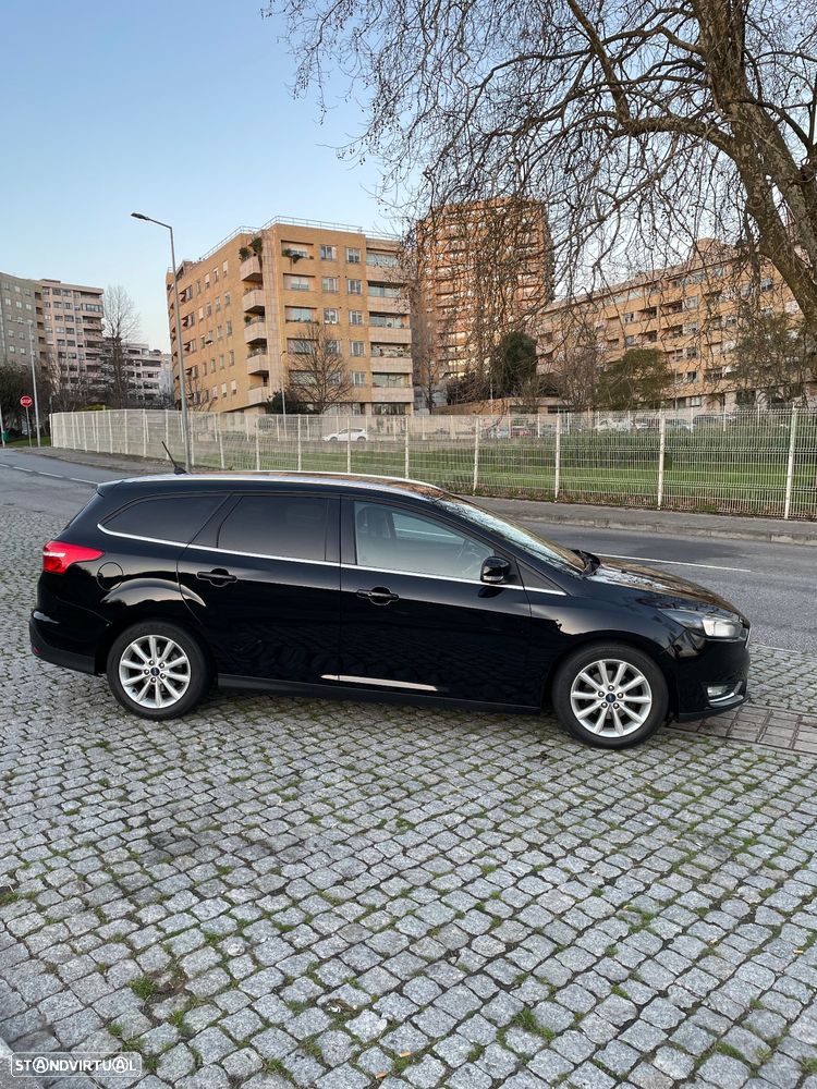 Ford Focus SW 1.0 EcoBoost Titanium - 4