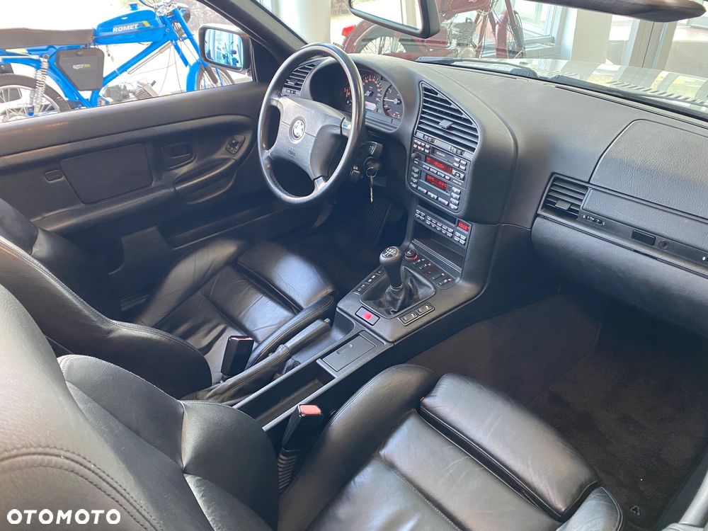 BMW Seria 3 318i Cabriolet - 21