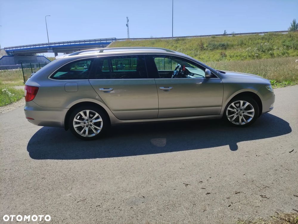 Skoda Superb 2.0 TDI Ambition - 6