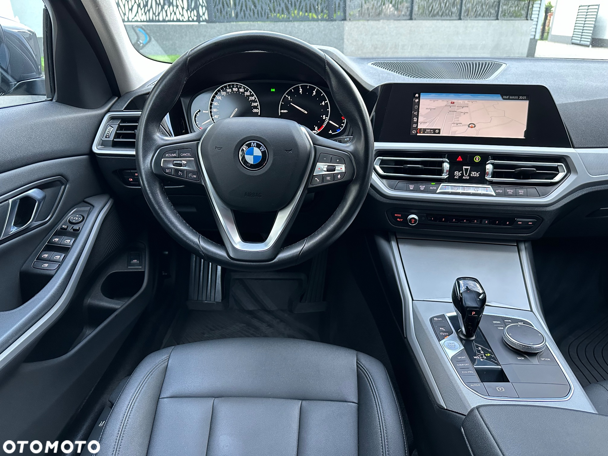 BMW Seria 3 318d Touring Sport Line - 19