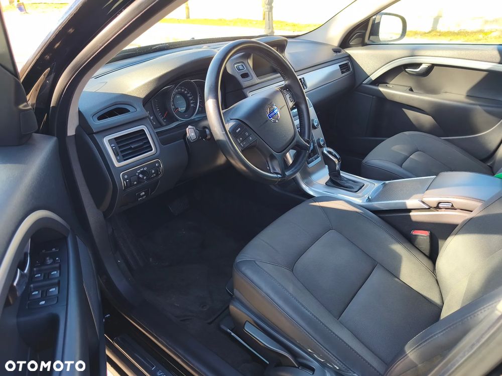 Volvo V70 D3 Momentum - 13