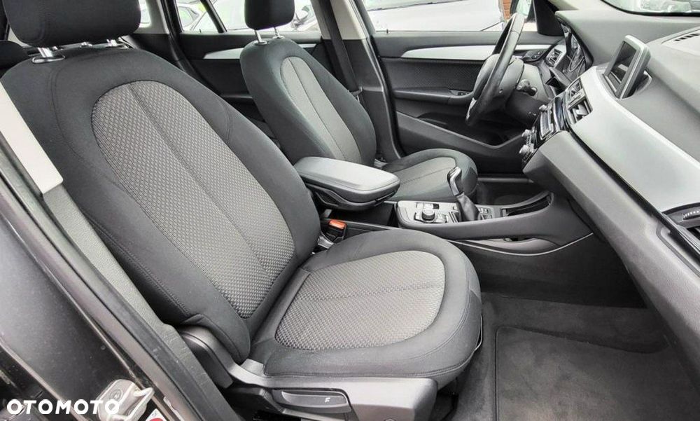BMW X1 sDrive18i - 11