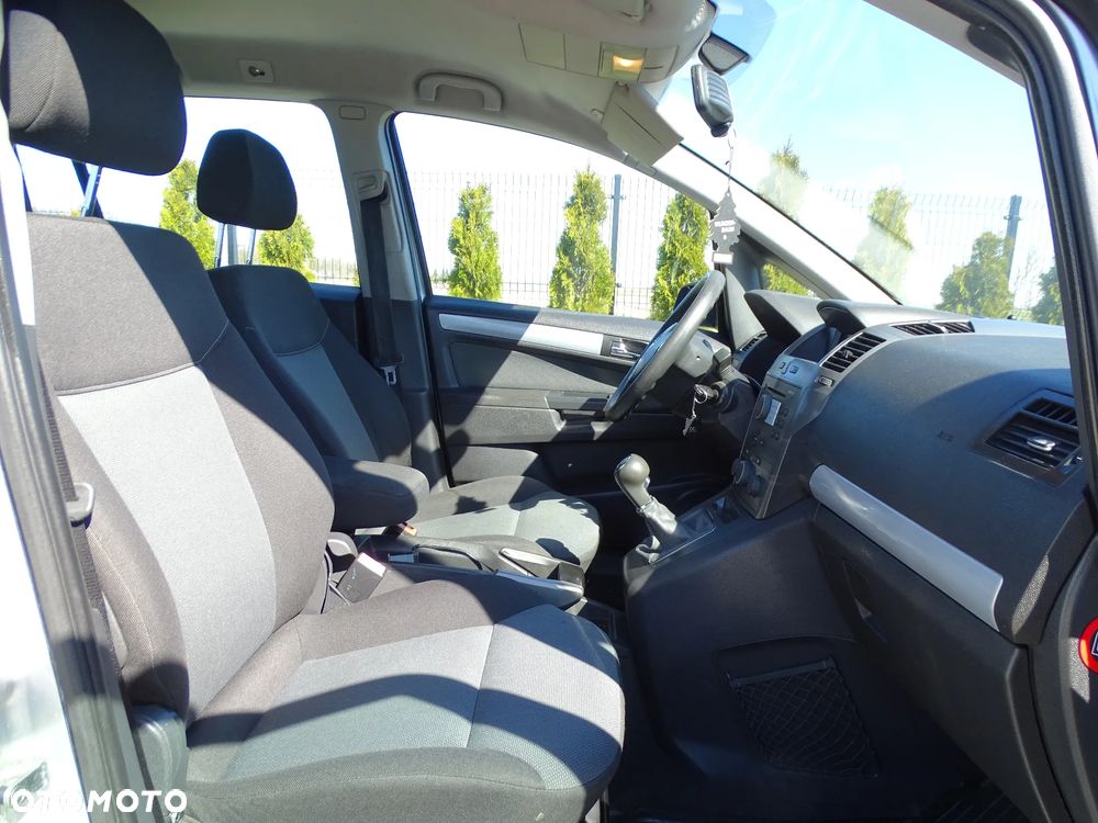 Opel Zafira 2.2 Enjoy - 12