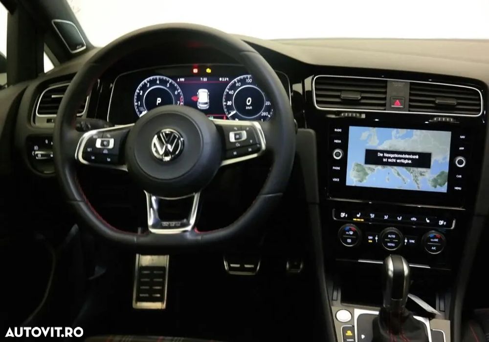 Volkswagen Golf 2.0 TSI DSG GTI - 12