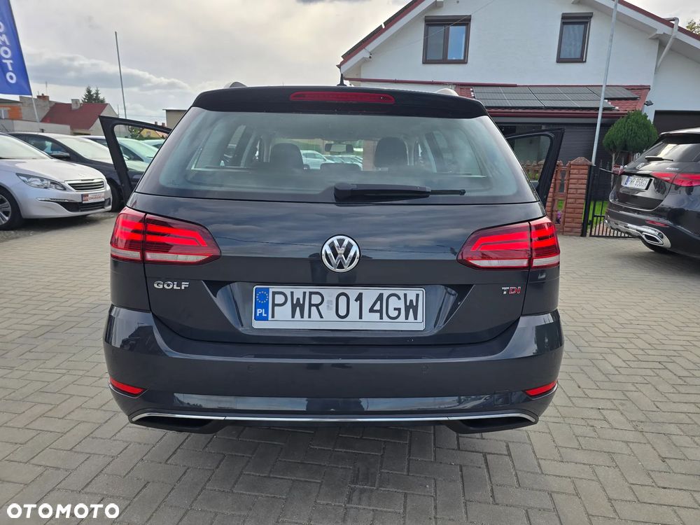 Volkswagen Golf - 22