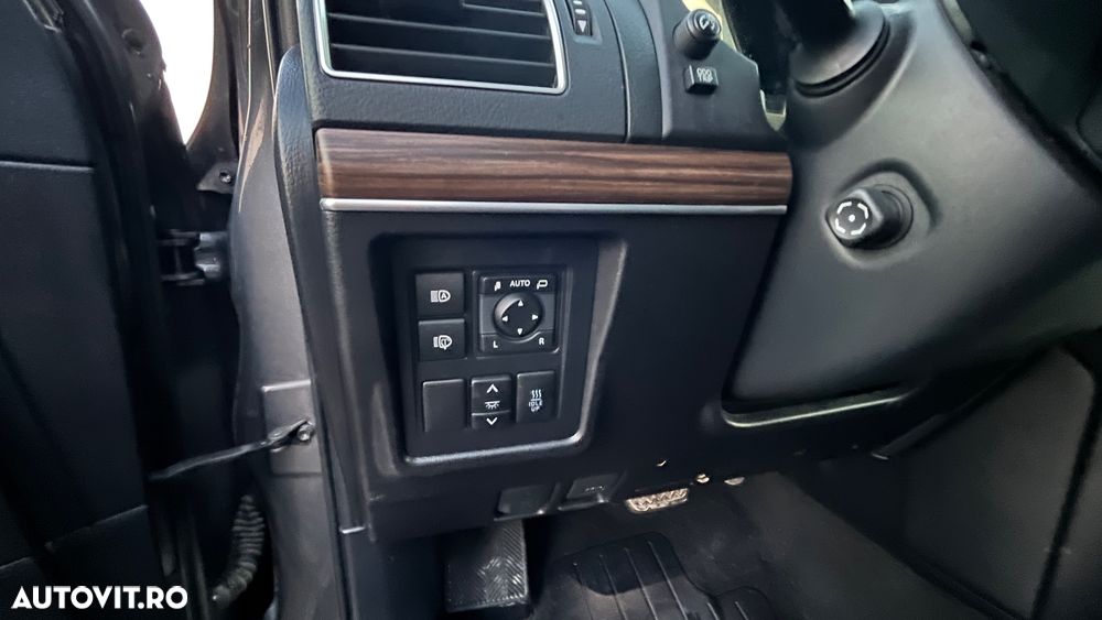 Toyota Land Cruiser 2.8l Turbo D-4D AVS Aut. Luxury - 11