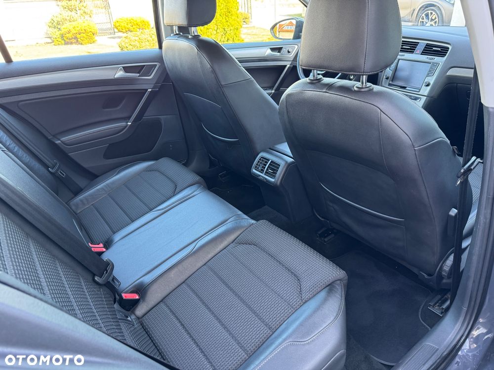 Volkswagen Golf 2.0 TDI BlueMotion Technology Lounge - 11