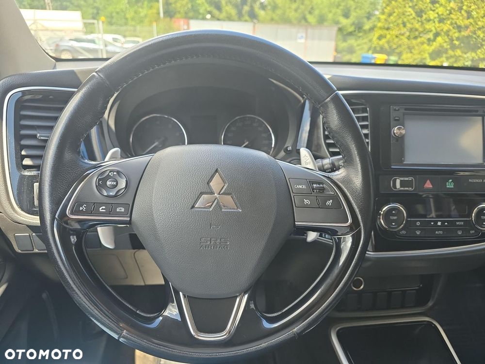 Mitsubishi Outlander 2.0 Intense 4WD CVT - 11