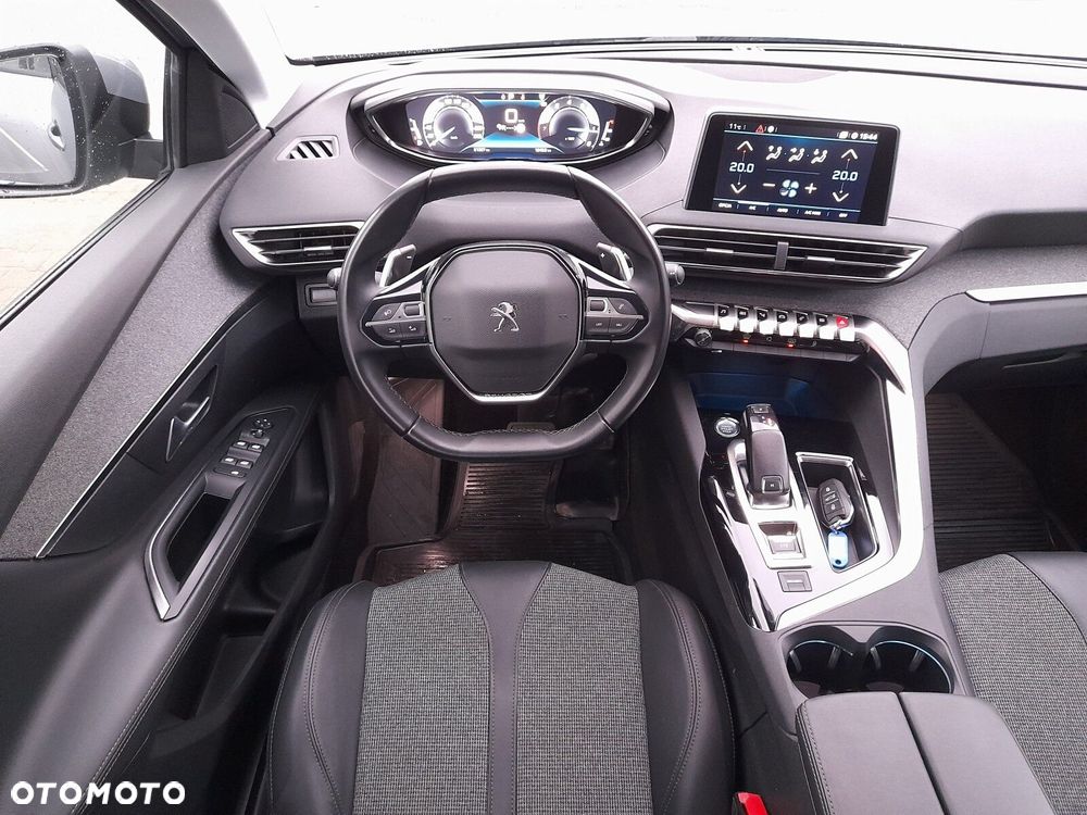 Peugeot 3008 1.2 PureTech Allure S&S EAT8 - 18