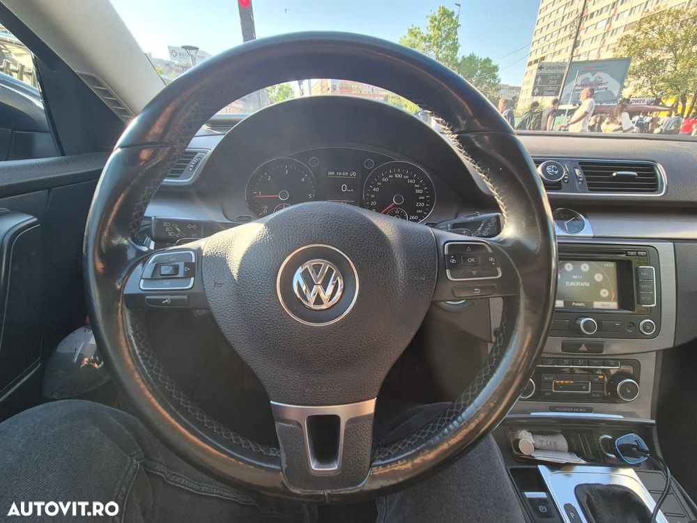 Volkswagen Passat 2.0 TDI BlueMotion Technology DSG Comfortline - 11