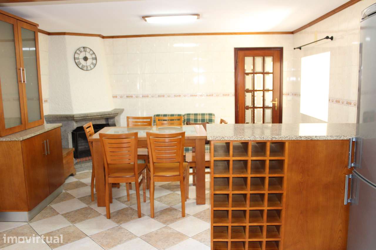 Moradia de 400 m² totalmente equipada na Lajeosa do Dão - Grande imagem: 4/27