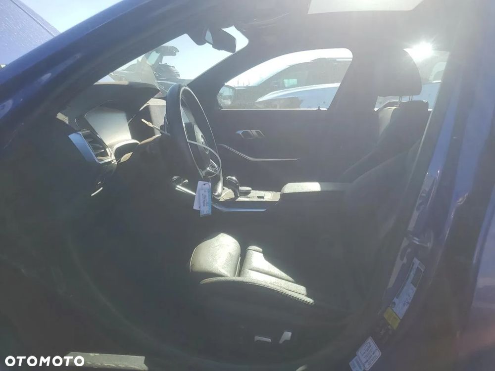 BMW Seria 3 330i xDrive M Sport - 6