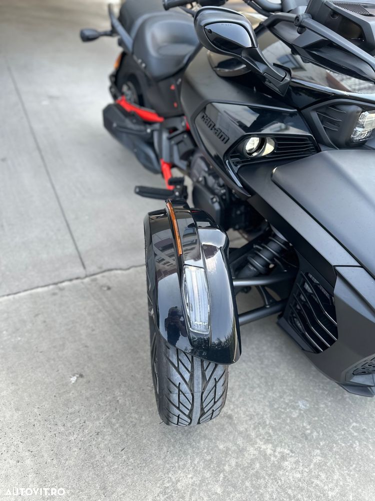 Can-Am Spyder - 15