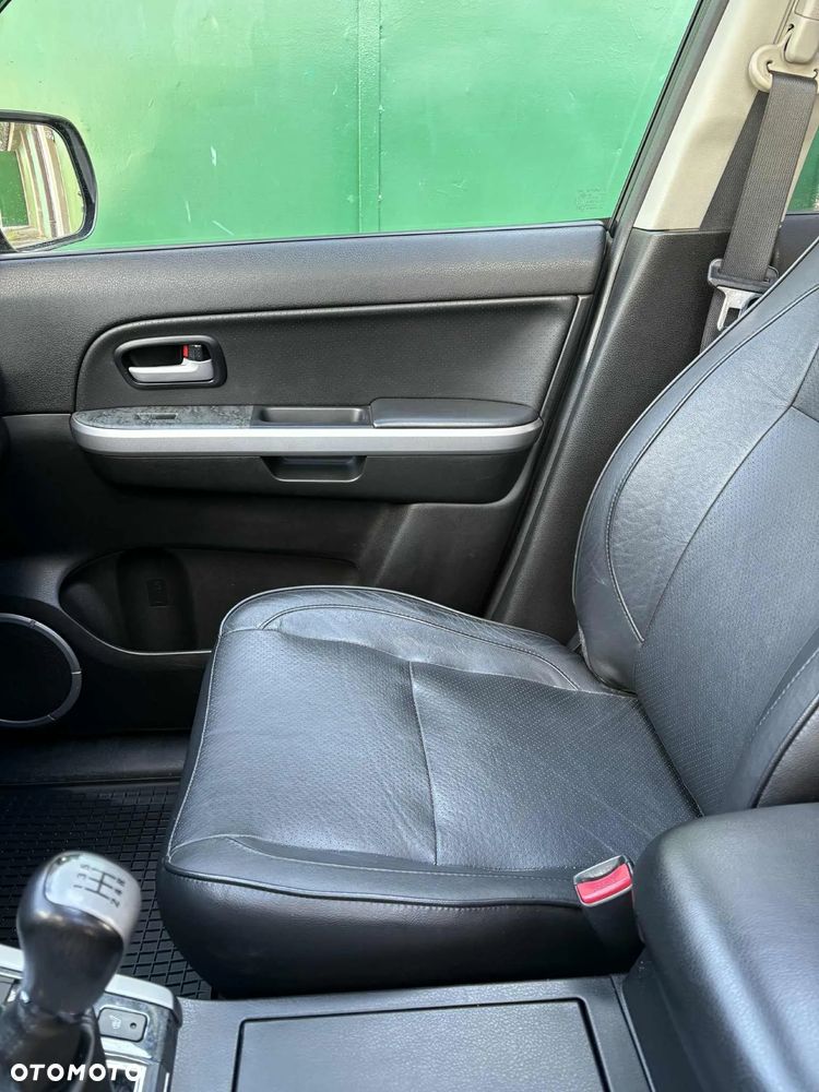 Suzuki Grand Vitara 1.9 DDiS De luxe - 10