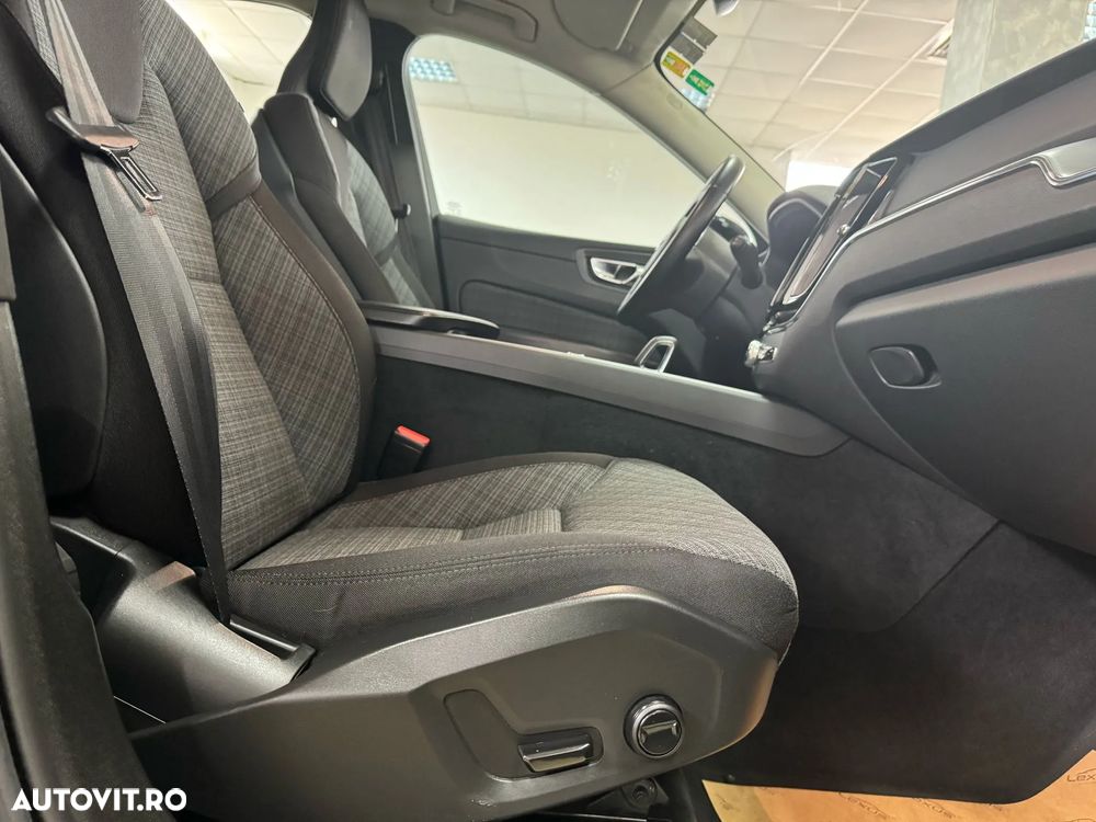 Volvo XC 60 B4 D AWD Geartronic Momentum Pro - 21