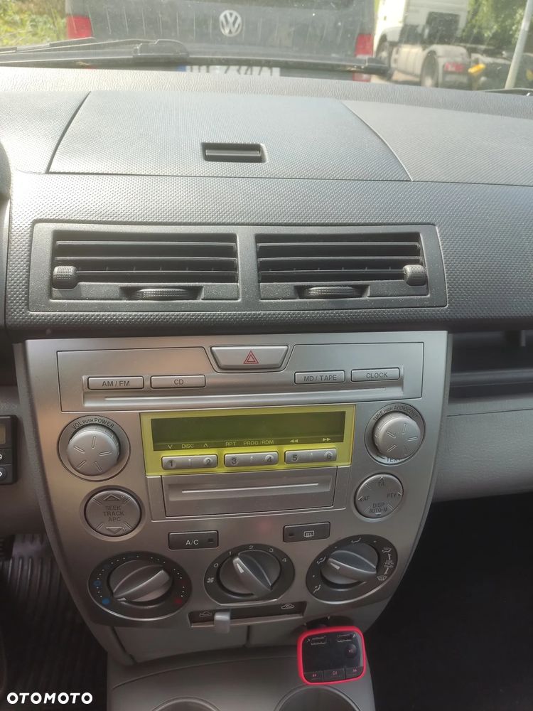 Mazda 2 - 10