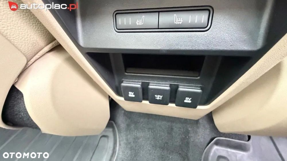 Land Rover Discovery Sport - 39