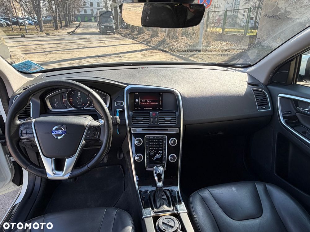 Volvo XC 60 D4 AWD Momentum - 6