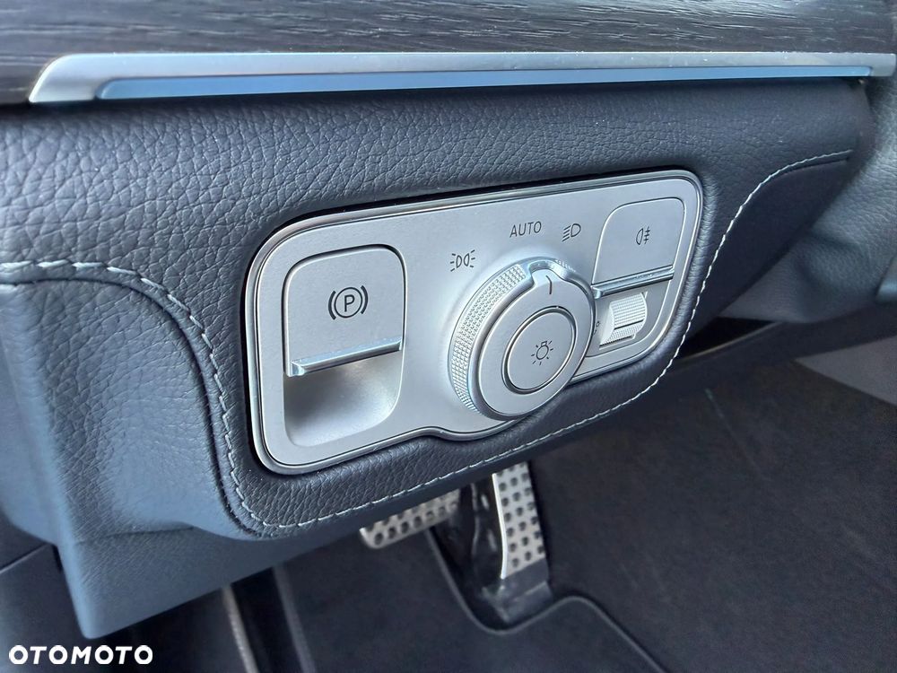 Mercedes-Benz GLE 300 d 4Matic 9G-TRONIC AMG Line Advanced Plus - 29