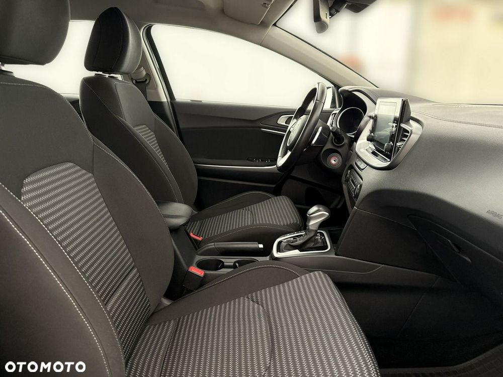 Kia Ceed - 24