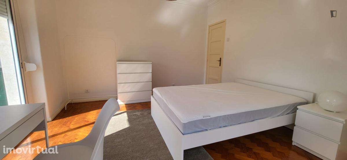 Quarto - localizado em Amadora Lisbon - Grande imagem: 2/5