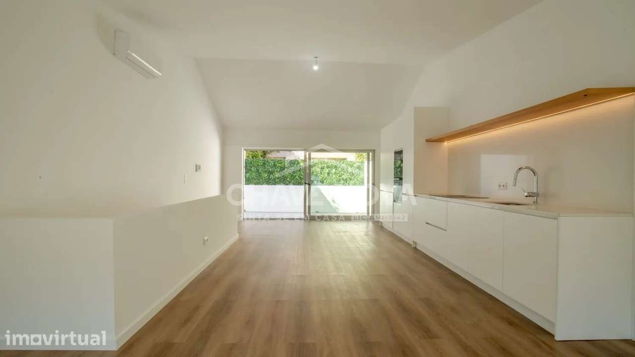 Moradia Triplex T3+1 com Garagem, Varandas e Espaço Exterior - Porto - Grande imagem: 4/25