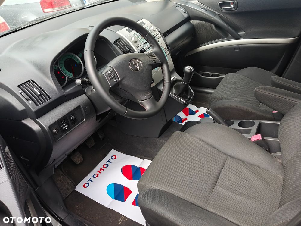 Toyota Corolla Verso 2.2 D-4D DPF Executive - 10