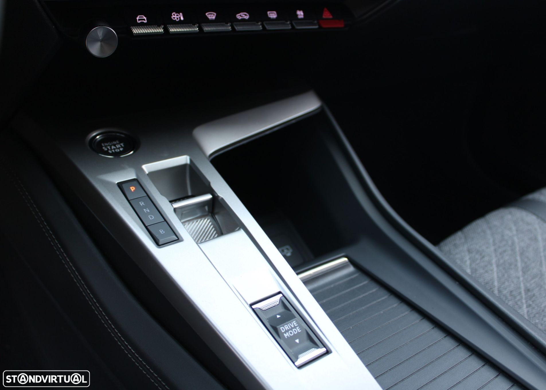 Peugeot 408 1.6 Hybrid Allure e-EAT8 - 30