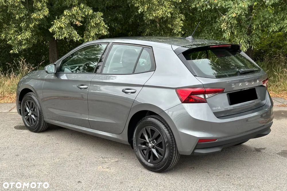 Skoda Fabia 1.0 Essence - 5