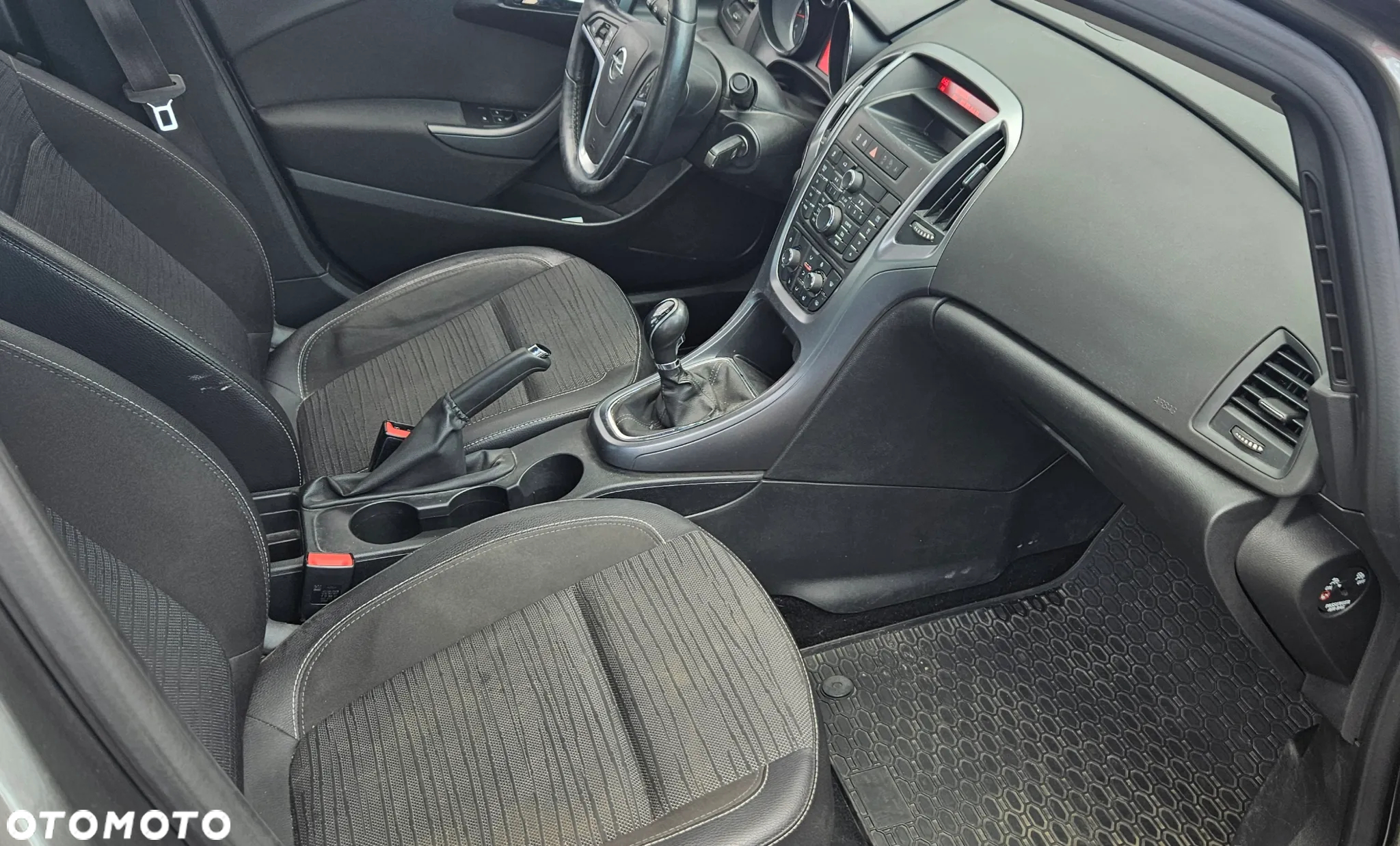 Opel Astra IV 1.4 T Executive - 17