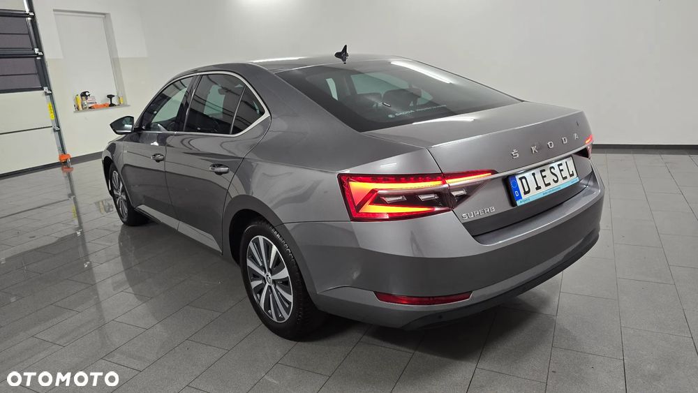 Skoda Superb 2.0 TDI SCR Sportline DSG - 4