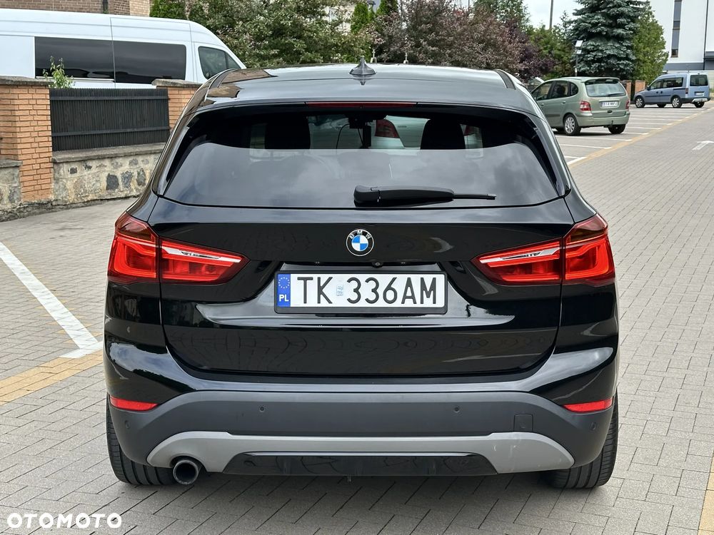 BMW X1 xDrive18d Sport Line - 4