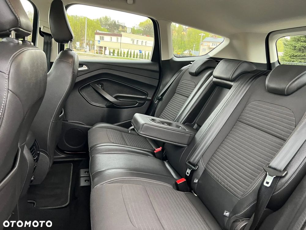 Ford Kuga - 35