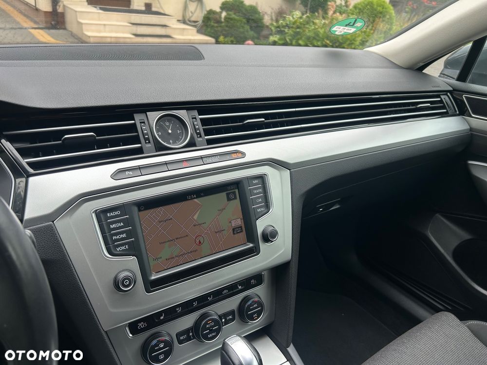 Volkswagen Passat Variant 2.0 TDI SCR DSG Comfortline - 17