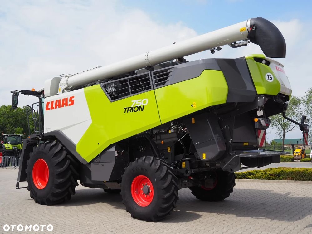 Claas Trion 750 CEMOS + V770 - 3