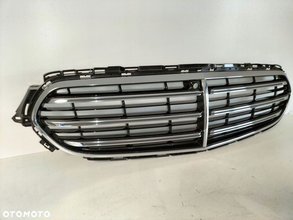 atrapa kratka grill mercedes e klasa w213 lift 20- elegance - 2
