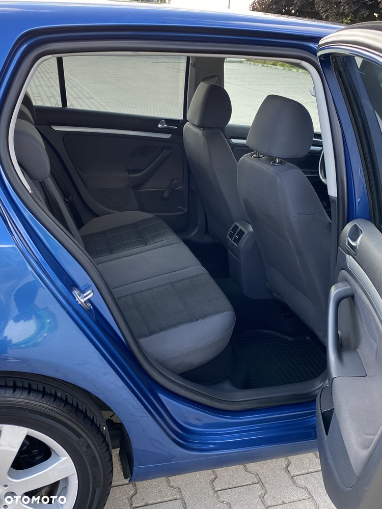 Volkswagen Golf - 8