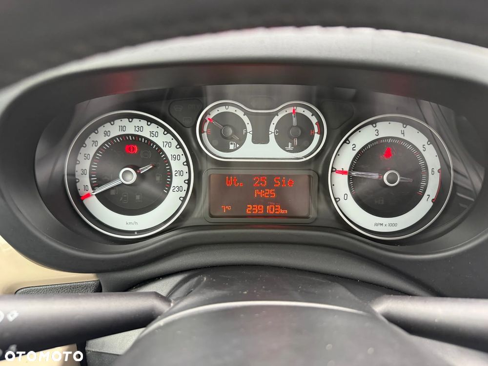 Fiat 500L 1.4 16V Pop-Star - 12