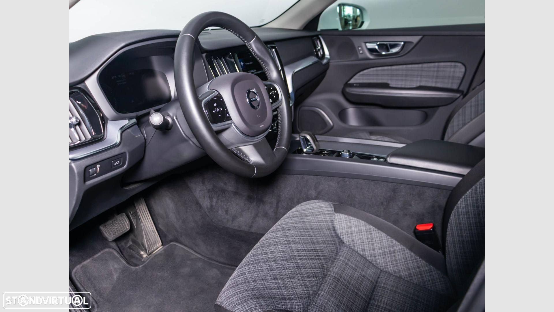 Volvo V60 Cross Country 2.0 B4 Geartronic - 17