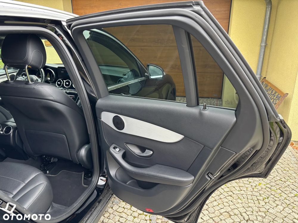 Mercedes-Benz GLC - 11