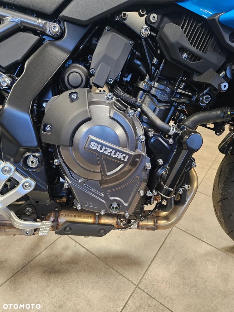 Suzuki GSX - 3