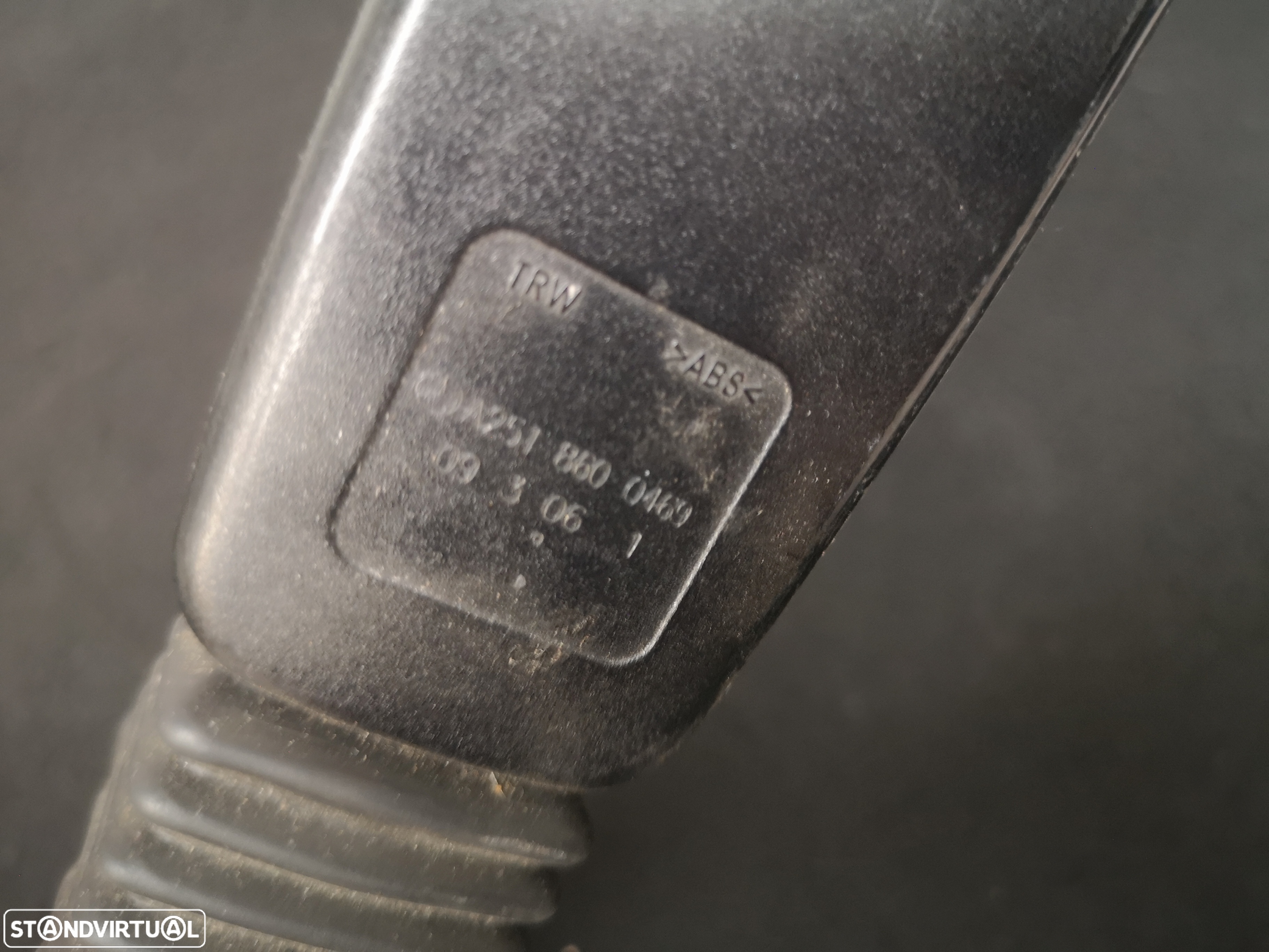 Cinto de Segurança frente direita  Pre-Tensor Mercedes w164 Ml GL R 2006+ - 4