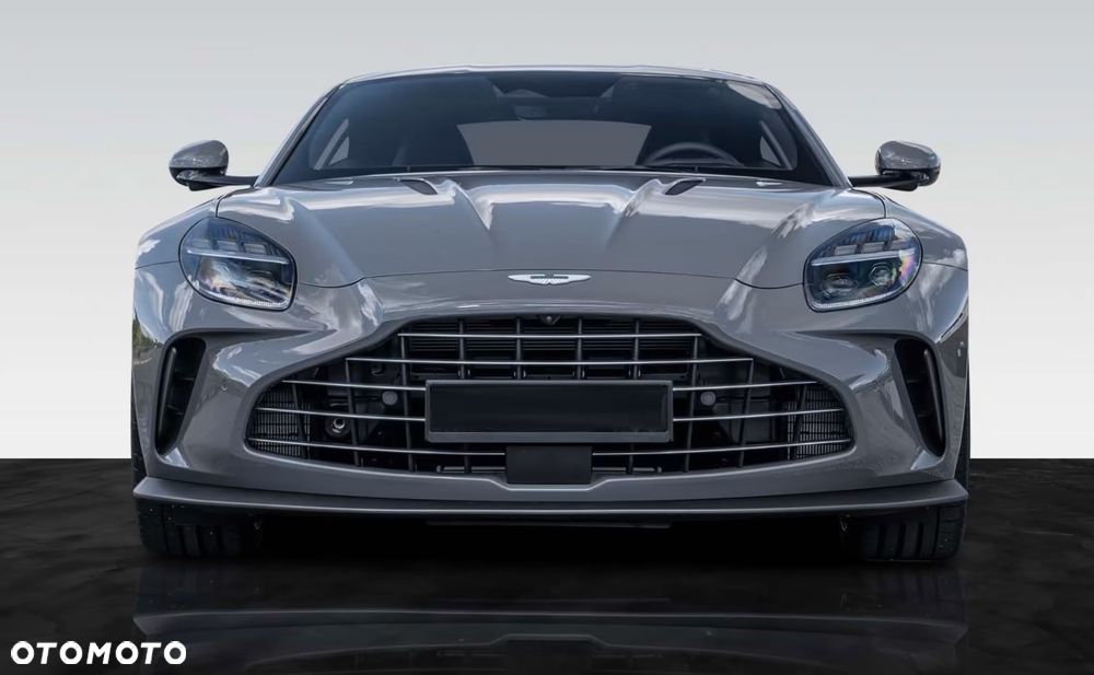 Aston Martin Vantage - 5