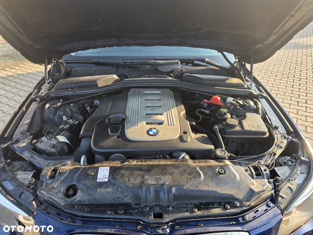 BMW Seria 5 525d Edition Exclusive - 38