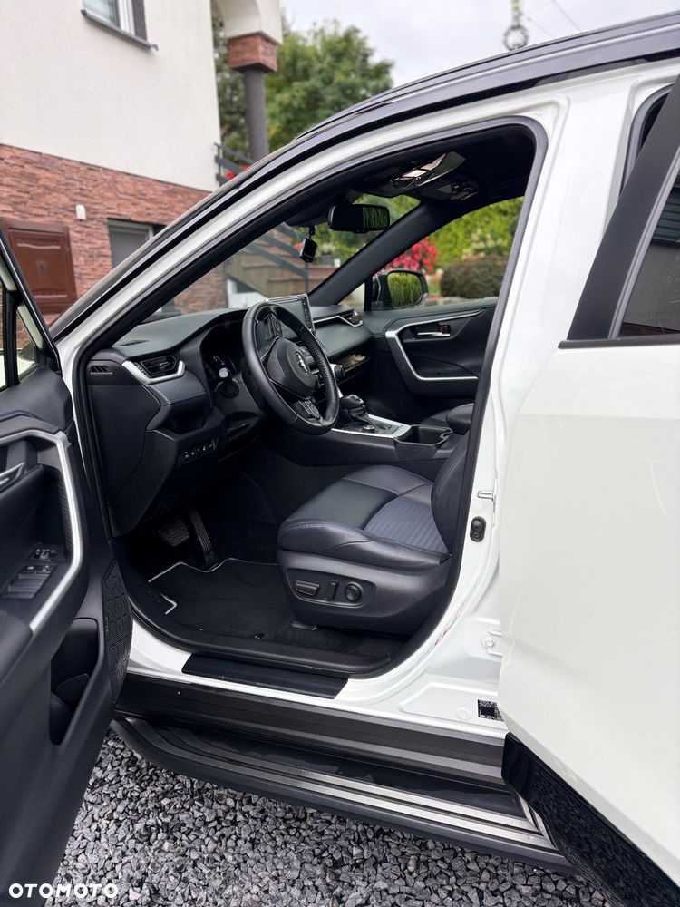 Toyota RAV4 - 8
