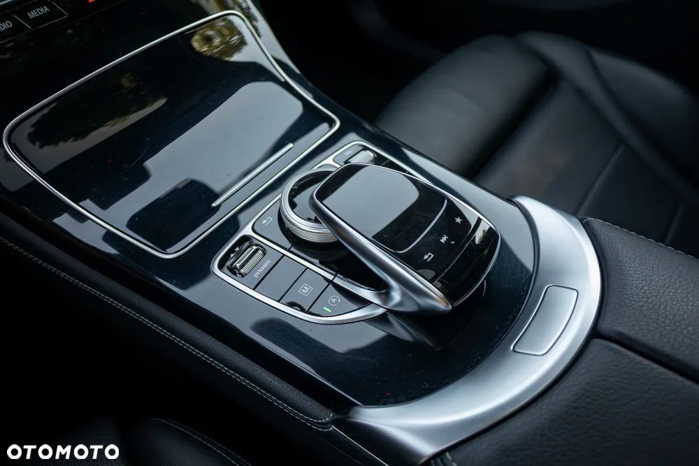 Mercedes-Benz GLC 250 d 4Matic 9G-TRONIC AMG Line - 21